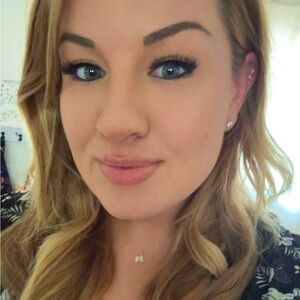 Meet your Posher, Ashlie